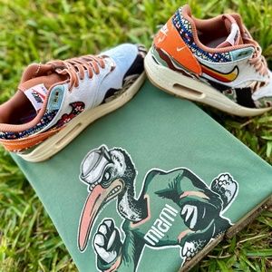 Vintage Miami Hurricane Mascot Logo T-shirt🦆🌪